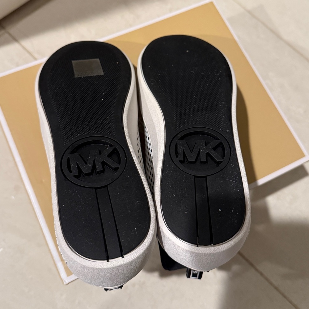 Michael Kors White and black Sneakers - Picture 7 of 8